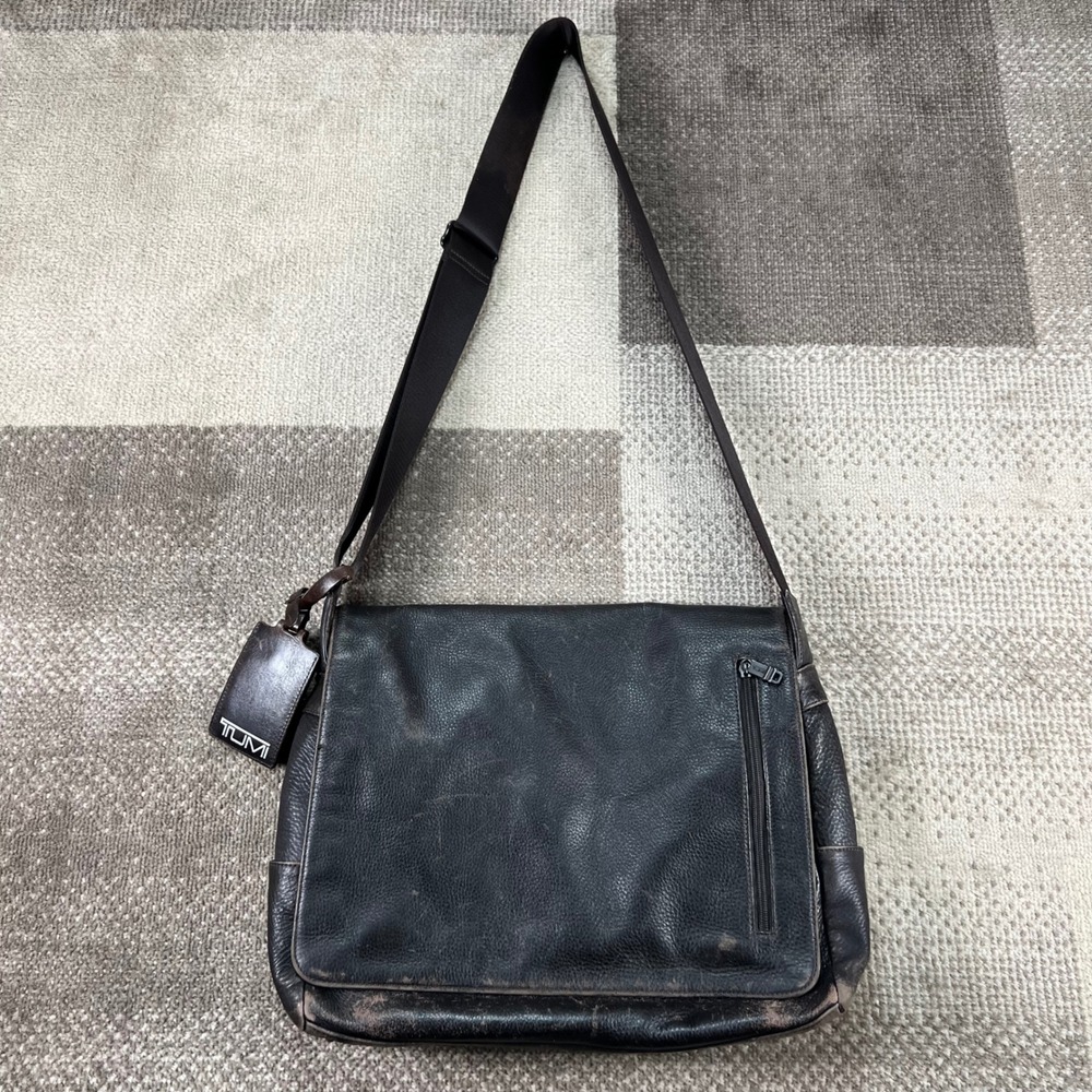 Tumi 96971BHR Brown‎ Distressed Leather Messenger Crossbody Bag Mens Work Travel